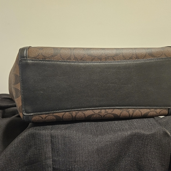 Coach handbag - Picture 2 of 7